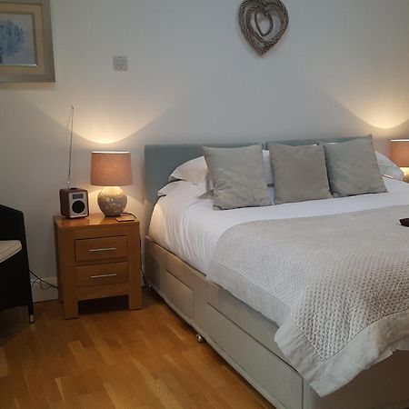 Bed and Breakfast Lockgate Dairy Чичестер Экстерьер фото
