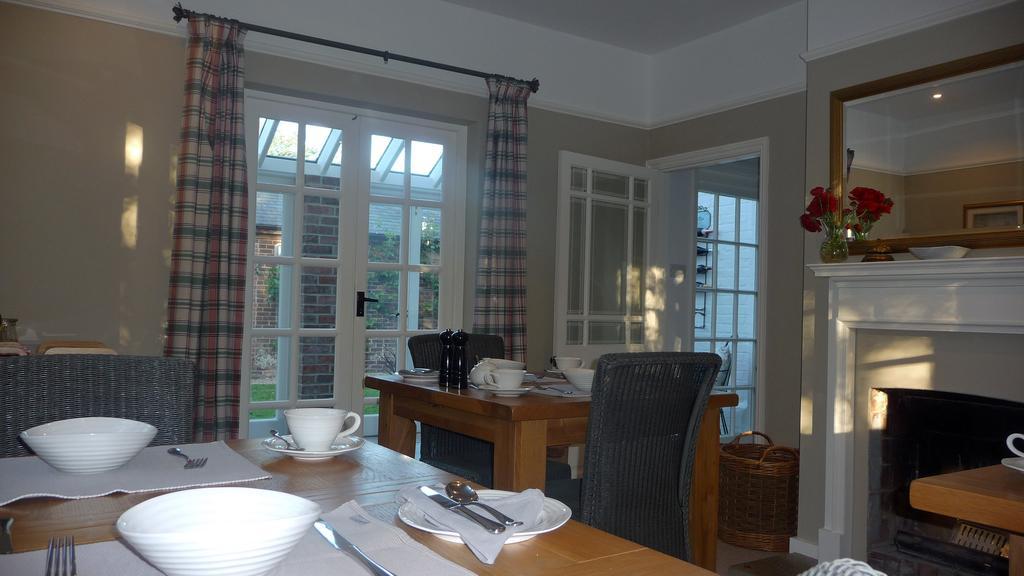 Bed and Breakfast Lockgate Dairy Чичестер Экстерьер фото