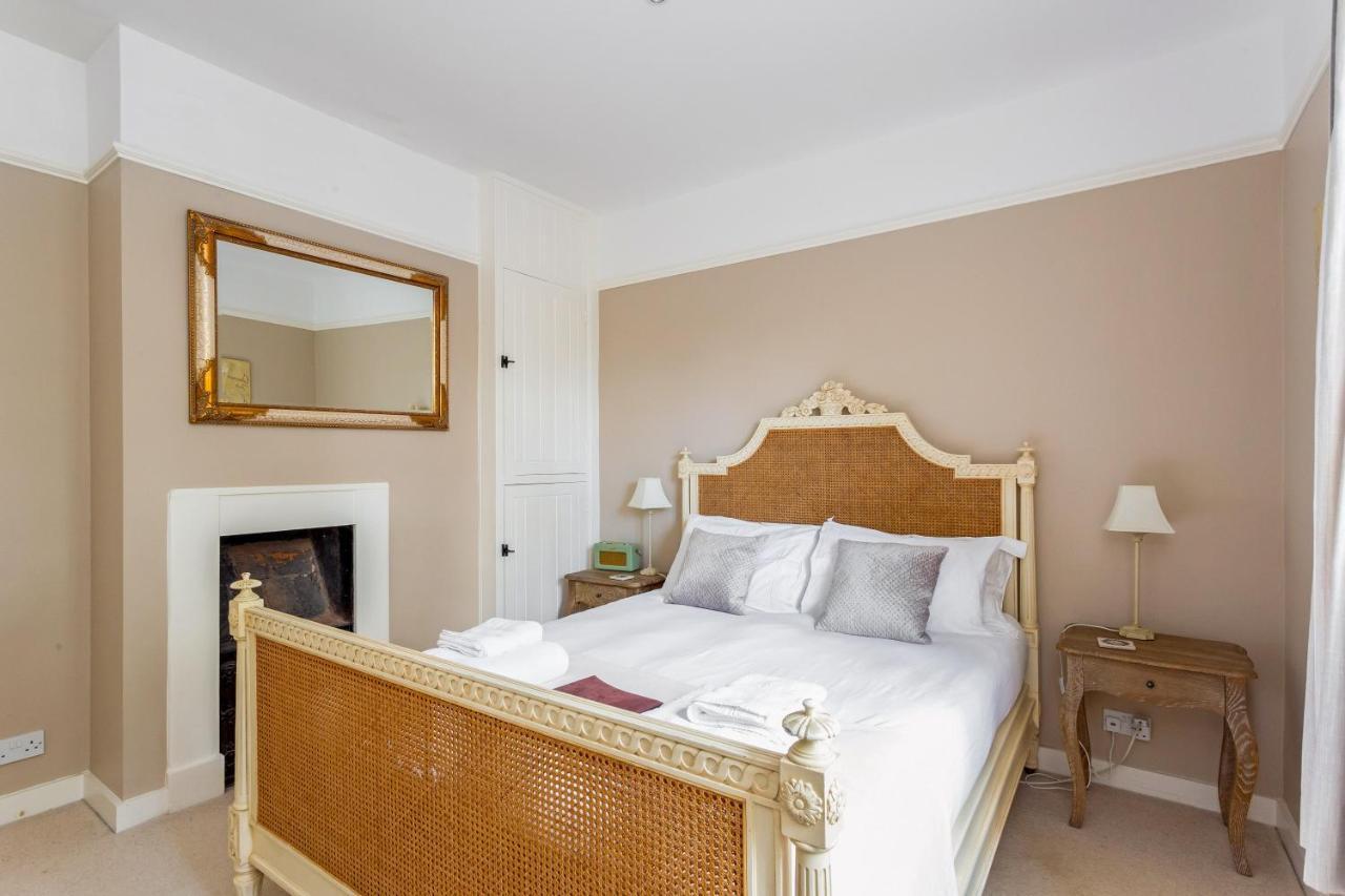 Bed and Breakfast Lockgate Dairy Чичестер Экстерьер фото